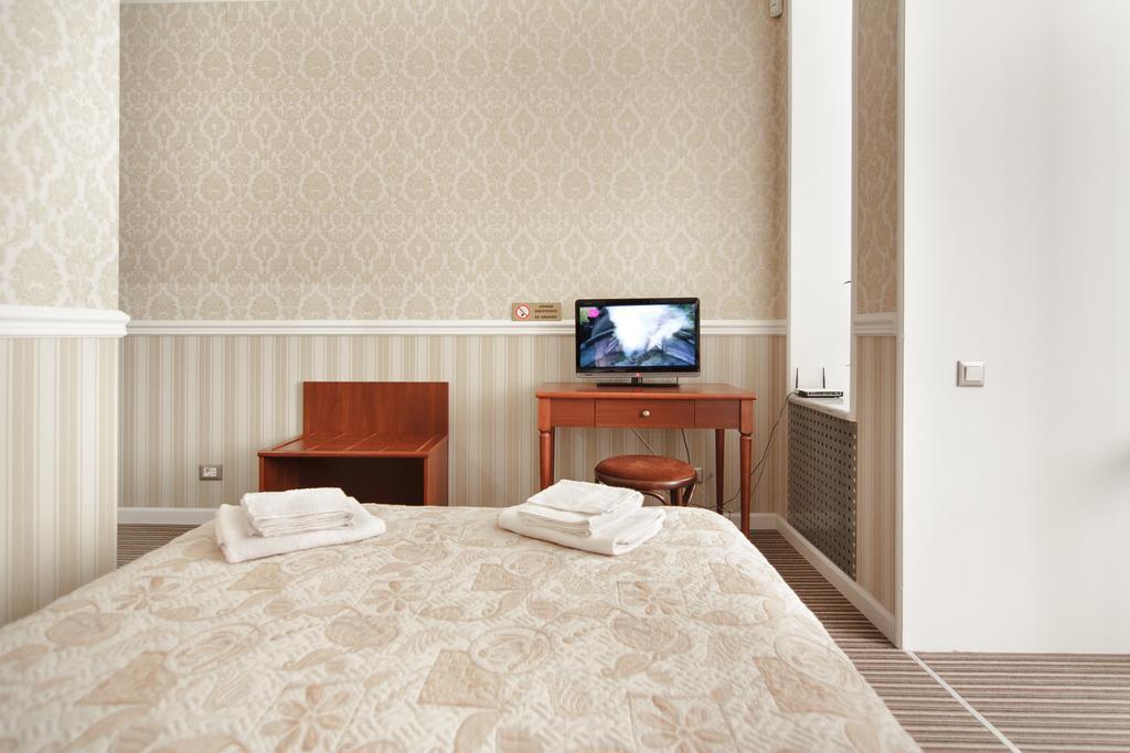 Consul Hotel Консул Odesa Habitación foto